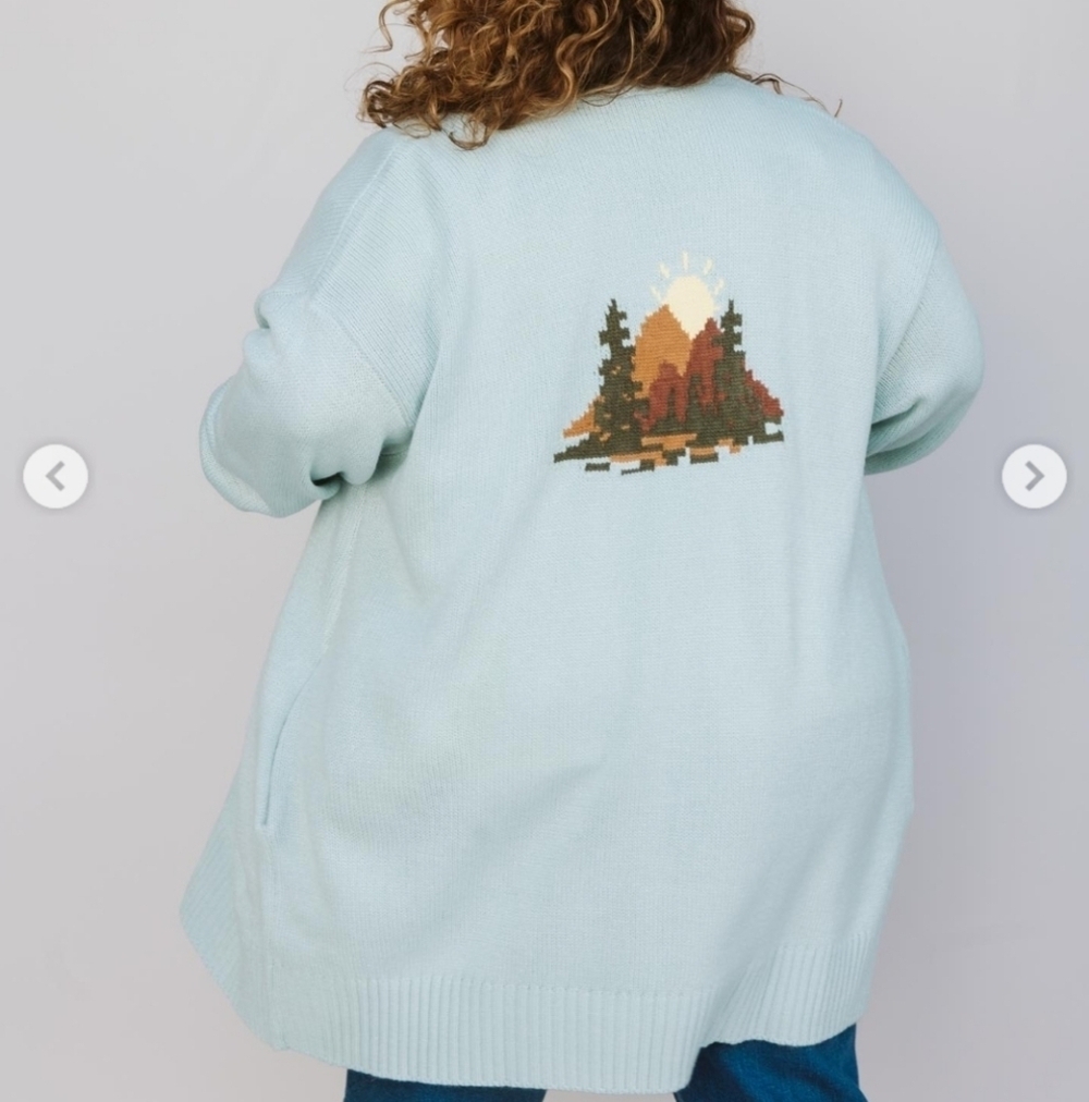 CANDACE CAMERON BURE SMALL. BLUE SWEATER CARDIGAN. LONG SLEEVE. CAMP MOUNTAINS